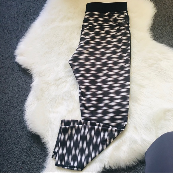 Nike Dry fit leggings - Picture 2 of 9